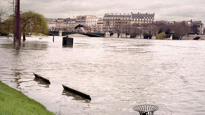 Jardin Tino Rossi, crue de la Seine 2001 (photo Isabelle Haerdter)